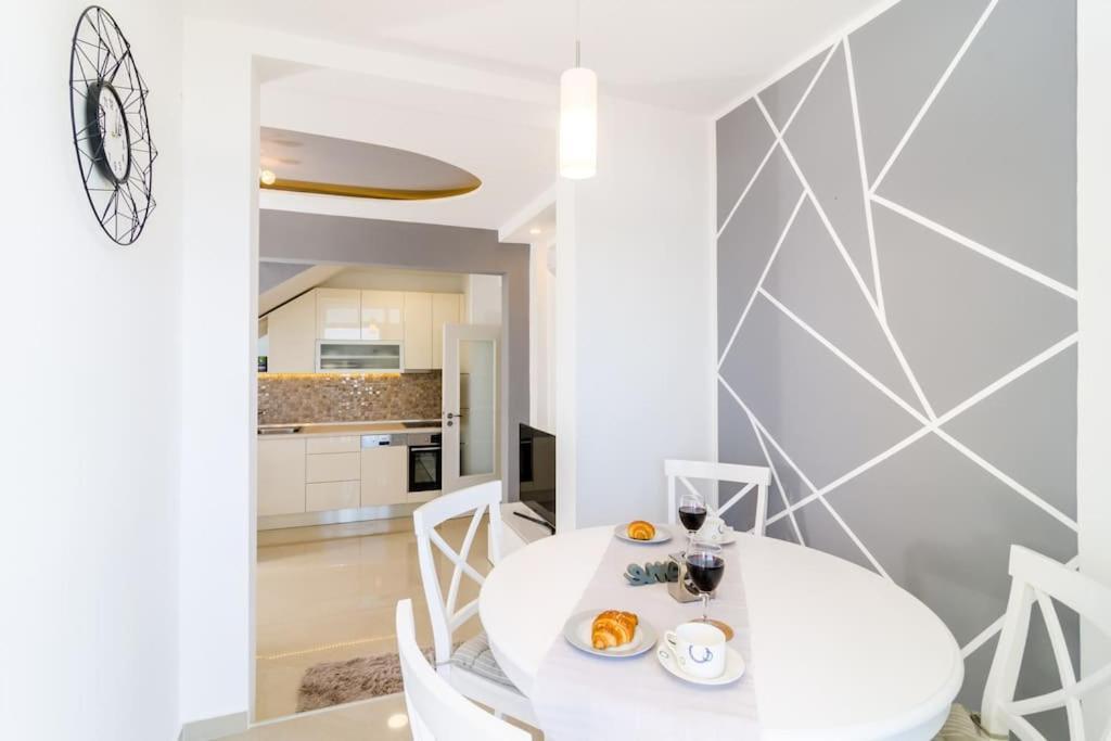 Sea View Apartment 10 Minutes Walk From Old City دوبروفينك المظهر الخارجي الصورة